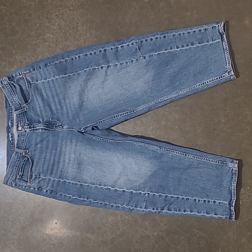 OLD NAVY BARREL LEG JEANS - Picture 2 of 8